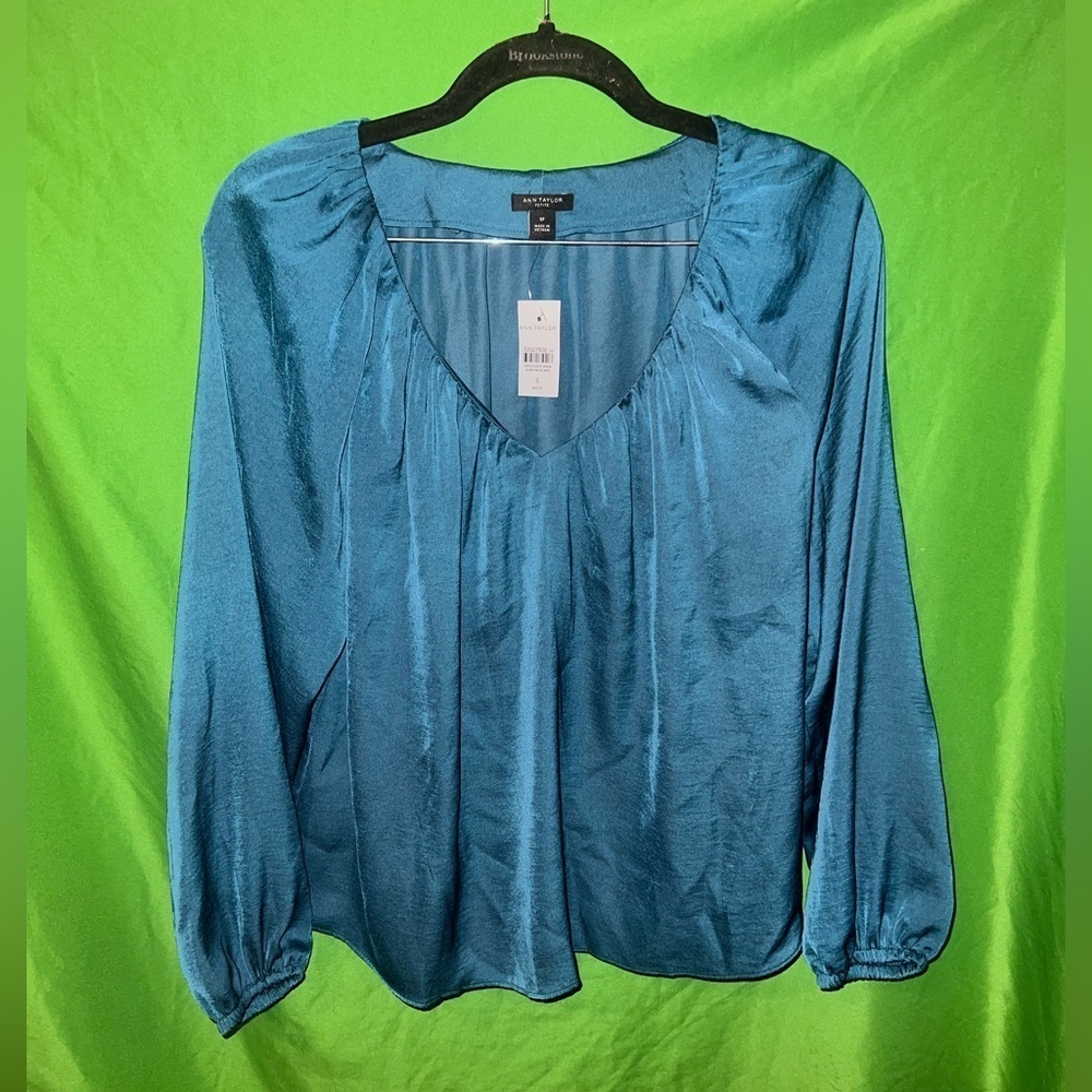 NWT Ann Taylor Elegant Blue Women's Top size Small Petite